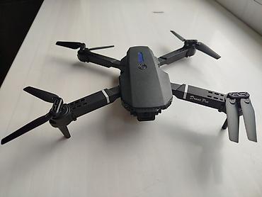 Дроны: Складной квадрокоптер Drone Pro с пультом Описание: - Компактный — 4