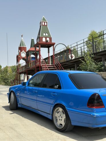 Mercedes-Benz: Mercedes-Benz 220: 2.2 l | 1998 il Sedan — 12