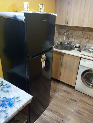 Mətbəx kombaynları və doğrayıcıları: 2 qapılı Yoshiro Soyuducu Satılır, rəng - Qara