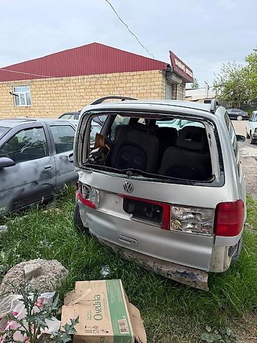 belarus traktorlarin satisi: Volkswagen Sharan, gümüş rəngli, ön çəkili miniven. Xüsusiyyətlər: - — 3
