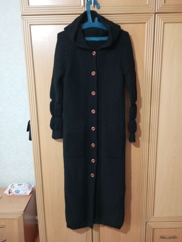 длинный вязаный кардиган с капюшоном: Кардиган, Пряжа, Длинная модель, Осень-весна, С карманами, С капюшоном
