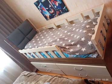 Rəflər: 💫 Uşaq çarpayisi 💸 *Qiymət 150 azn* ✔️ Yaxşı veziyetde ✔️ matras var