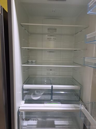 Soyuducular: Yeni 2 qapılı Bosch Soyuducu Satılır, rəng - Boz, Təkərli