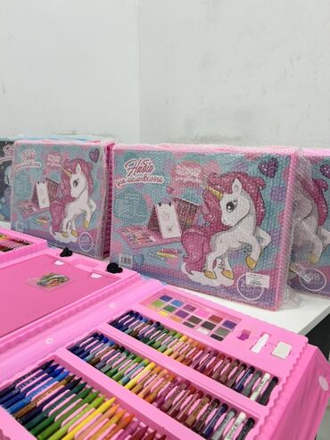 Masaüstü dəstlər: Uşaq üçün rəsm və yaradıcılıq dəsti – 208 hissə - Şirin unicorn