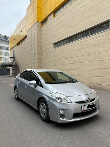 купить мотоблок мтз бу в москве: Toyota Prius: 2010 г., 1.8 л, Вариатор, Гибрид, Седан