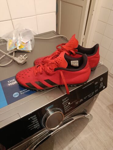 футбольный сараканошка: Футбольные бутсы adidas Predator (артикул FY6341) - Цвет: красный с