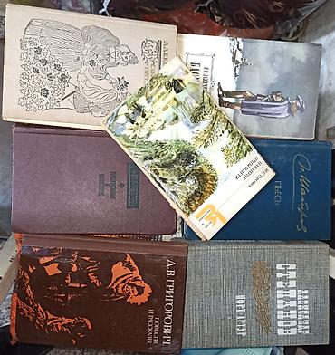 Другое: Rusiyanın tanınmış yazıçılarının əsərləri satılır. Hələ daha çox kitab — 1