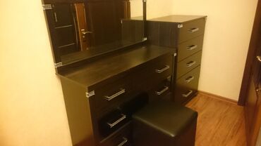 Otaqların uzunmüddətli kirayəsi: Studio tipli, tam mebelləşdirilmiş otaq və mətbəx dəsti. - Otaq — 6