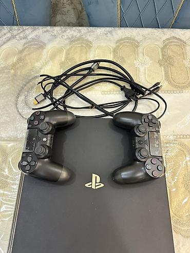 ps4 aliram: Ps 4 Pro 1 Tb Yaddaş. Satılır 2026 Mayın axırı alınıb səliqəli — 2