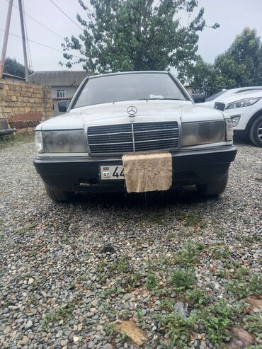 продажа бу авто в азербайджане: Mercedes-Benz 190: 2 l | 1985 il Sedan
