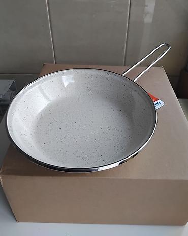 trex tea bih: Metalac emajlirani tiganj 24cm, kvalitetan.
Za sve vrste ringli — 2