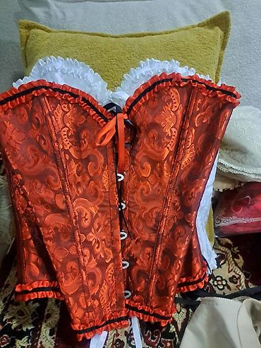 Qorset dəsti - Növlər: 3 model 1) Qırmızı-qara detallı qorset – atlas