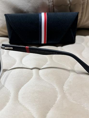 Eynəklər: Gün eynəyi, Tommy Hilfiger, İşlənmiş — 4