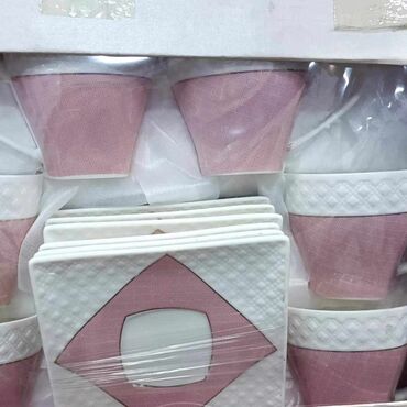 Kompleti posuđa: Soljice i tacne set 4000, 3000, 2500 i 3300 imamo — 18