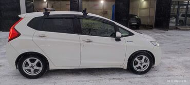 Honda: Honda Fit: 2014 г., 1.5 л, Робот, Гибрид, Хэтчбэк