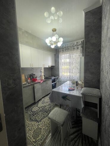 серый жако цена: 3 комнаты, 50 м², 105 серия, 3 этаж, Евроремонт