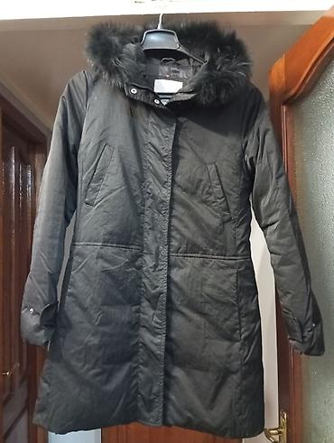 Пуховики и зимние куртки: Пуховик, По колено, С мехом, С капюшоном, Ультралегкий, M — 9