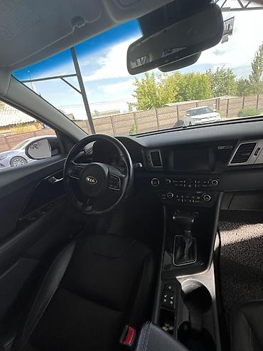 кью 05: Kia Niro: 2019 г., 1.6 л, Робот, Гибрид, Кроссовер — 9