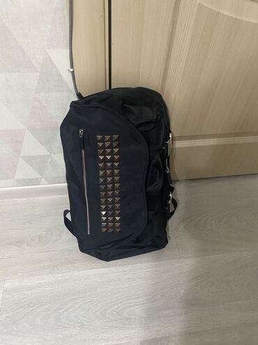 рюкзаки в бишкеке: Рюкзак большой подойдет для всего 
практически новый отдам за 700