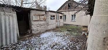 Продажа коттеджей и домов: Продается частный дом с приусадебным участком. - Участок: ровный — 4