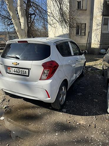 зонтик авто: Chevrolet Spark: 2021 г., 1 л, Автомат, Бензин, Хэтчбэк — 4