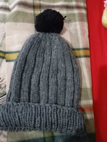 Kape, šalovi i rukavice: Kape zenske,muske,deciji i salovi.Novo i kao novo kape po 250d salovi — 4