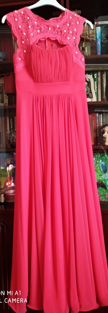 Платье в отличном состоянии, размер 46, цвет арбузный