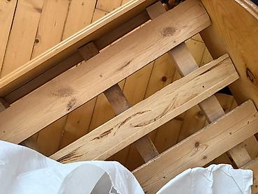 Mebel: Qoz Taxtası tək çarpayı, döşəklə birlikdə. Çarpayının karkası təbii — 4