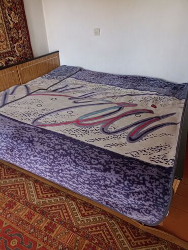 Постельное белье: Двух сторонний турецкий плет на двушку кровать.Качество отменное