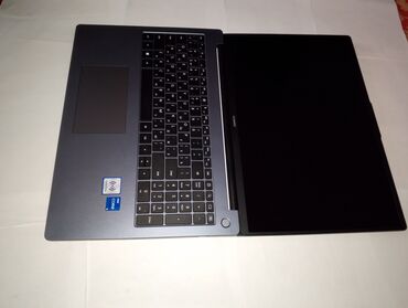 Huawei: Huawei noutbuk - Brend: Huawei - Korpus rəngi: boz (Space Gray — 8
