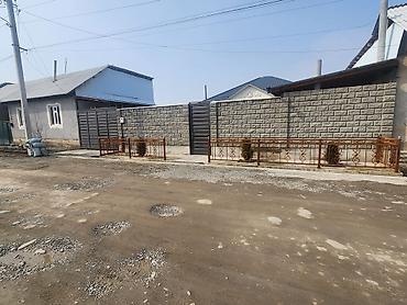 Продажа коттеджей и домов: Город Кара-Суу Телман 2 жер Уй Пышкан Кирпич менен 4 соток бары буткон — 9