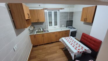 Долгосрочная аренда домов: 90 м², 4 комнаты — 6