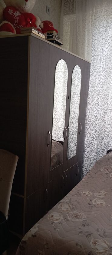 Açılan, 4 qapılı Düz dolab, Şifonyer