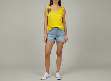 qumru t shirty: KISS, Топ жіночий, розмір XS