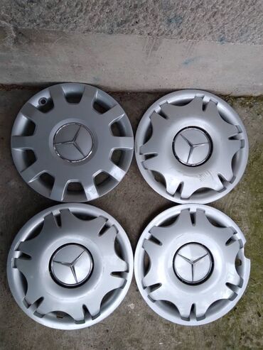 golf 5 sijalice za farove: Ratkapne za Mercedes 3+1 kom. original,mislim za 17 cola(Vidi