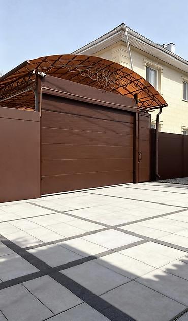 Секционные ворота: Автоматические, Alutech, Для гаража, Для частного дома, Для контейнера, Бронированные, В рассрочку, Новый, Бесплатная установка — 26