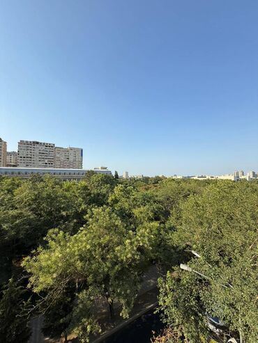 Kabellər: Bakı, 3 otaqlı, Köhnə tikili, m. 28 may, 105 kv. m