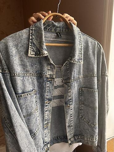 oversize jaket: Mavi yuyulmuş effektli cins jäket - Model: oversize kəsim, qısa — 2