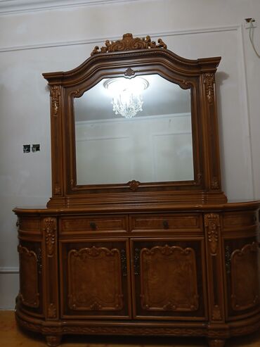 Kreslolar: İşlənmiş, Güzgülü