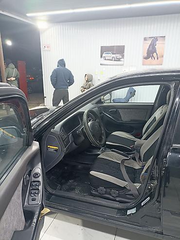 Hyundai: Hyundai Elantra: 2001 г., 2 л, Автомат, Бензин, Седан — 9