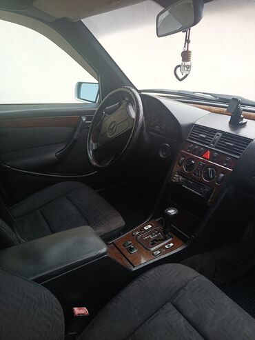 Mercedes-Benz: Mercedes-Benz C-Class: 1.8 l | 1998 il Sedan — 13