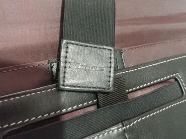 Digər kompüter aksesuarları: Targus çantası İdeal vəziyyətdədir İçinə 15.6" ölçüdə notbuk — 15