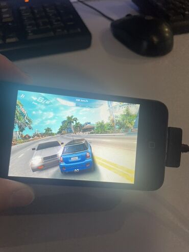 Apple iPhone: IPhone 4 — 2