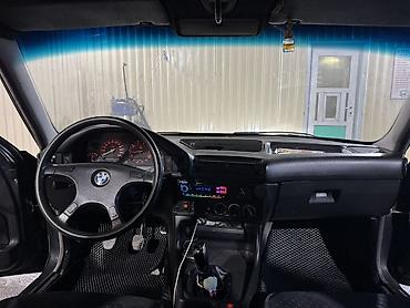 BMW: BMW 5 series: 1990 г., Седан — 11