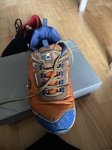 Кроссовки и спортивная обувь: Продается мужская обувь Макостны, кроссовки, ботасы, ботинки дешево at lalafo.kg — 14 Кроссовки и спортивная обувь: Продается мужская обувь Макостны, кроссовки, ботасы, ботинки дешево — 14