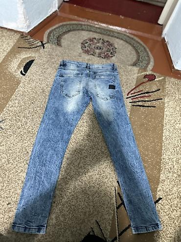 Джинсы: Набор джинсов (3 пары), синие/голубые оттенки, варёный/acid wash. 3 — 4