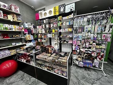 Оборудование для магазинов: Geniş çeşidli məişət və aksesuar mağazası Məhsul kateqoriyaları: - — 4