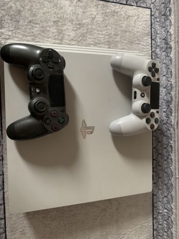 игровые пк бу: Игровая консоль Sony PlayStation 4 белого цвета в комплекте с двумя