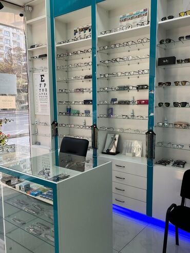 Aksesuarlar üçün vitrinlər: Eynək üçün, Yeni — 10