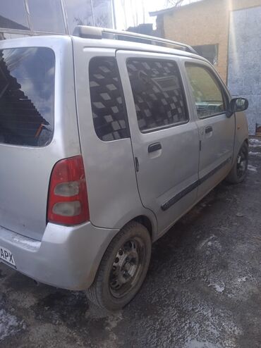 suzuki машина: Suzuki Wagon R: 2004 г., 1.3 л, Механика, Бензин, Универсал